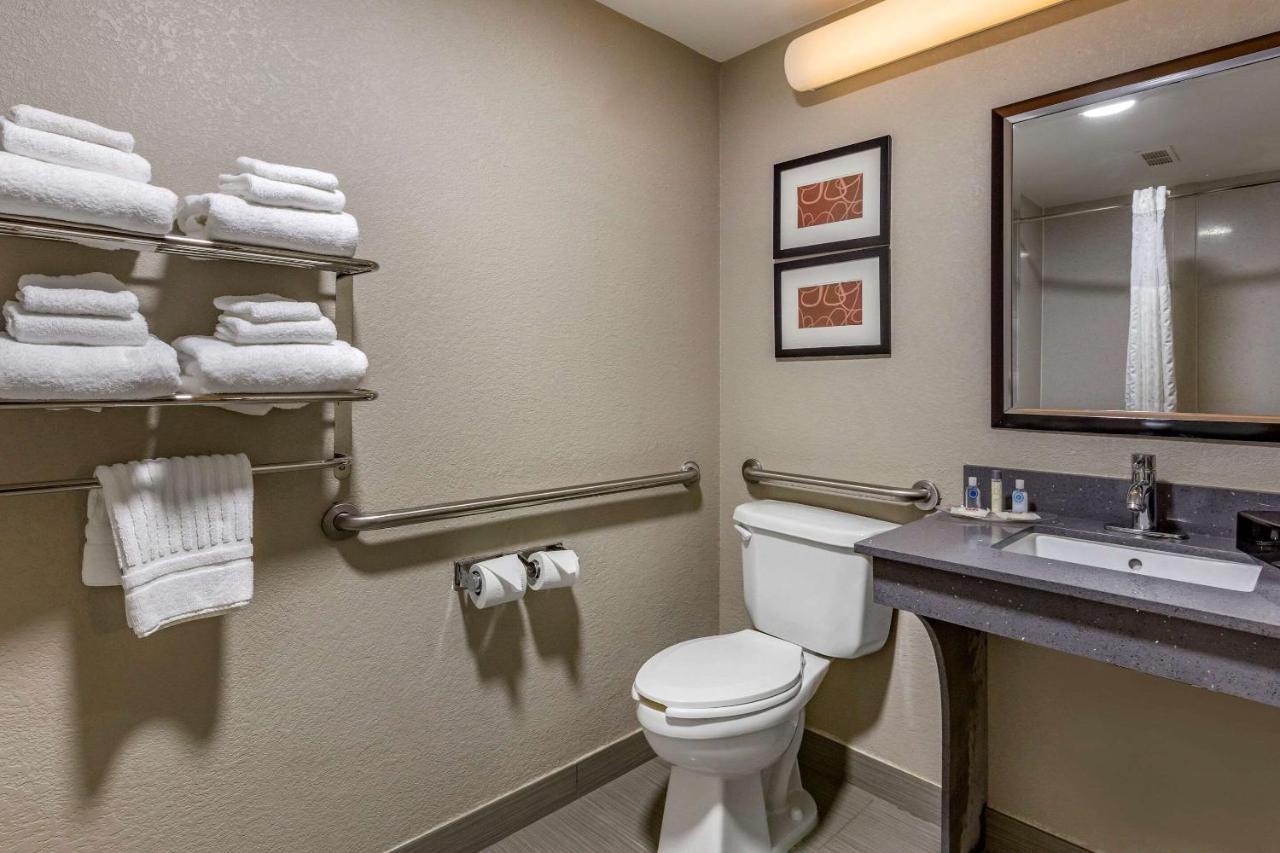 Comfort Suites Pineville - Ballantyne Area Dış mekan fotoğraf