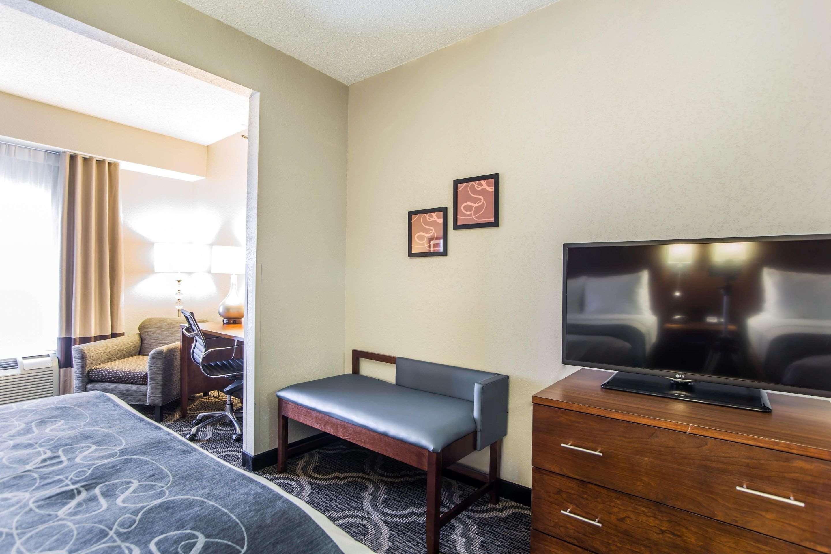 Comfort Suites Pineville - Ballantyne Area Dış mekan fotoğraf