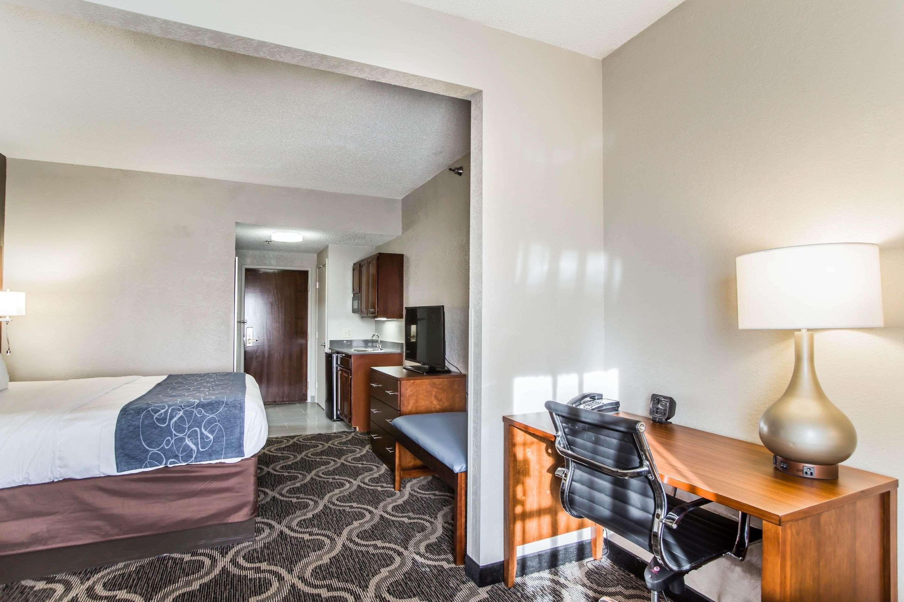 Comfort Suites Pineville - Ballantyne Area Dış mekan fotoğraf